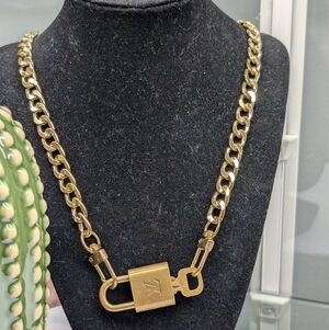 Louis Vuitton Pad Lock W/Key On Unbranded Chain #311